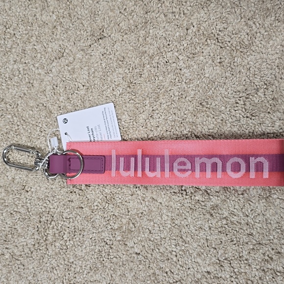 Lululemon Never Lost Keychain NWT *SAKURA PINK/WASHED MAUVE/WHITE - Picture 5 of 5
